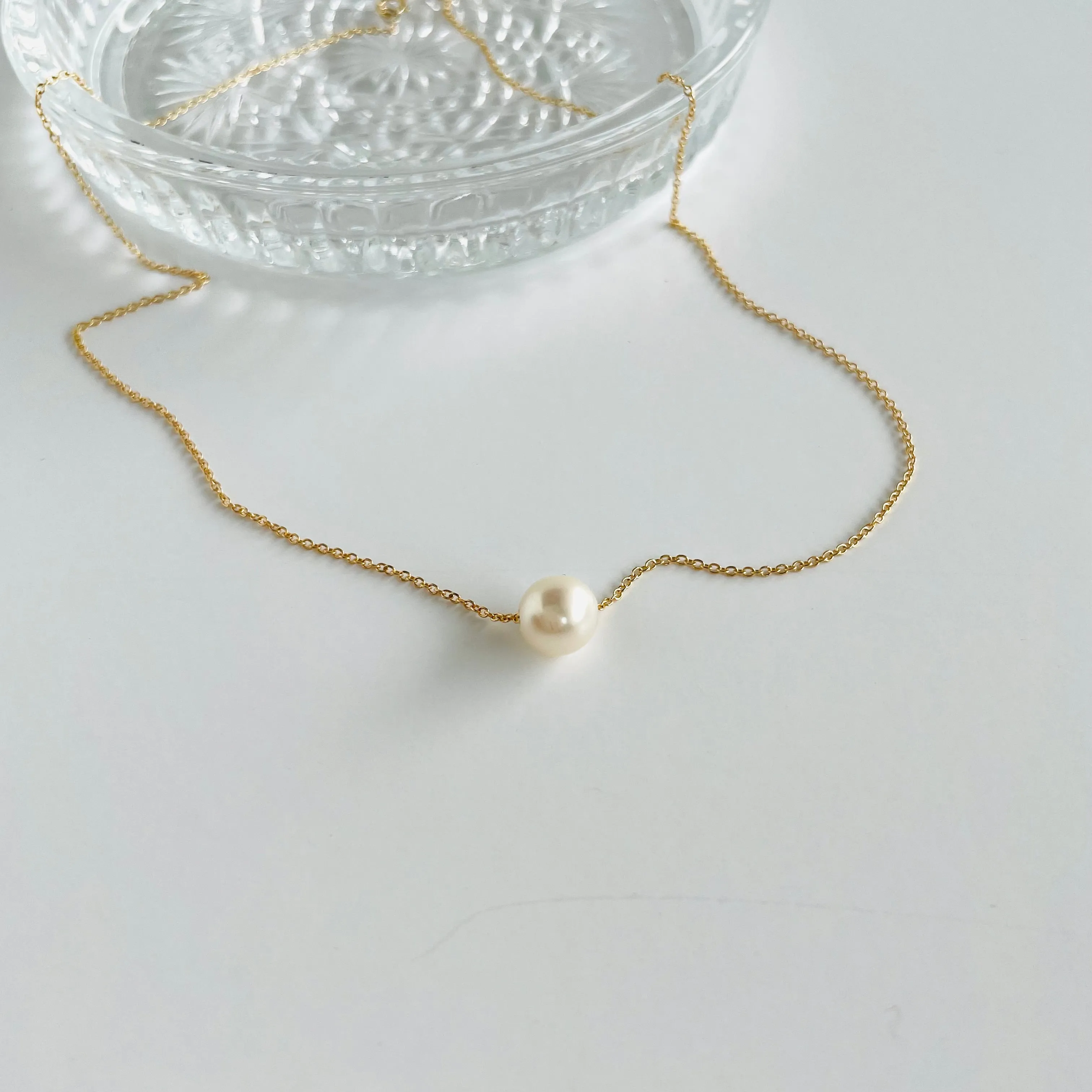 10K Lorraine Floating Pearl Pendant