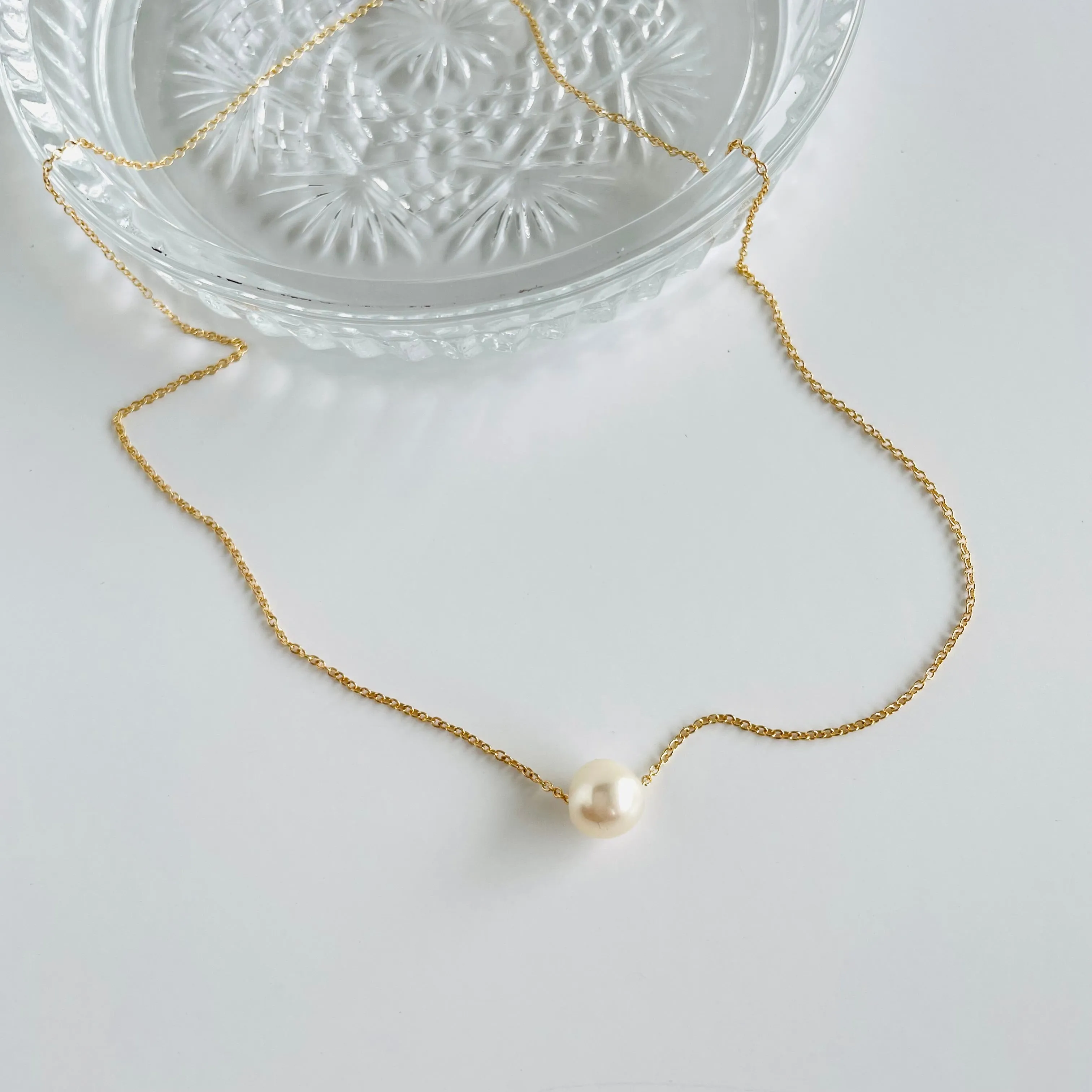 10K Lorraine Floating Pearl Pendant