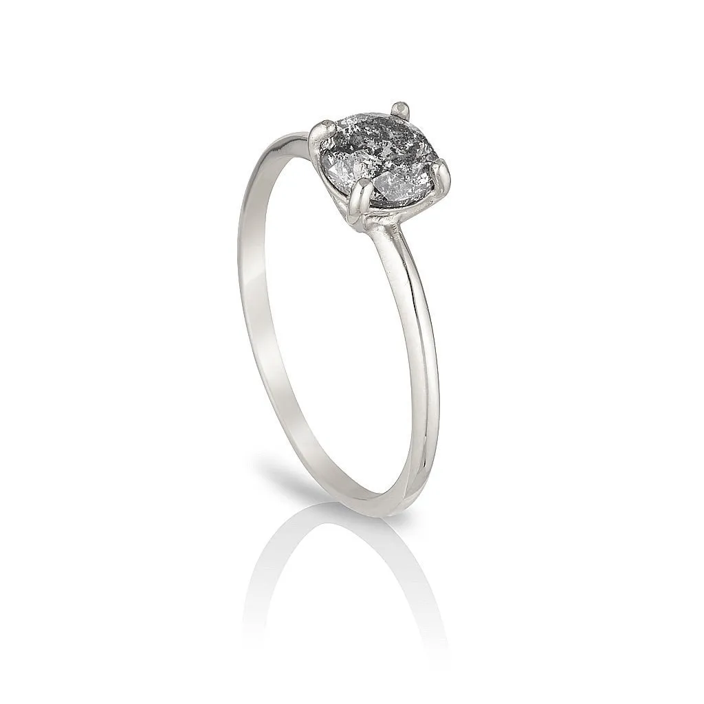 Anne Solitaire | Salt & Pepper diamond