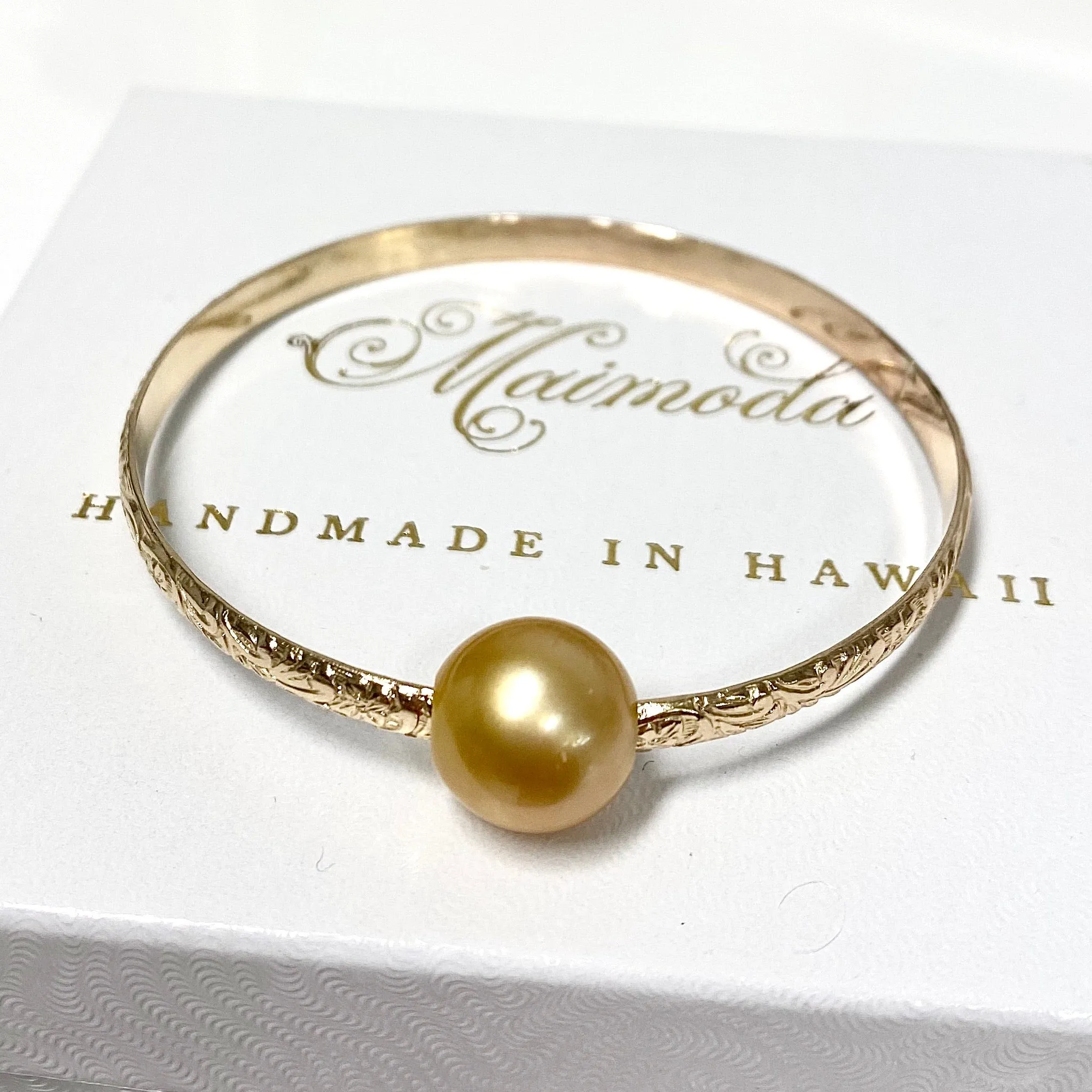 Bangle ALII - gold south sea pearl (B448)