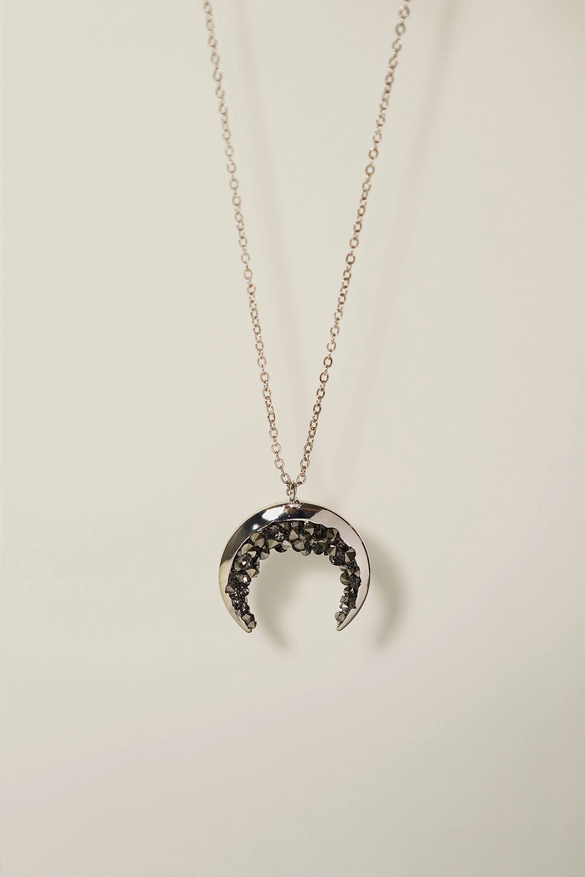 Noir Tusk Necklace