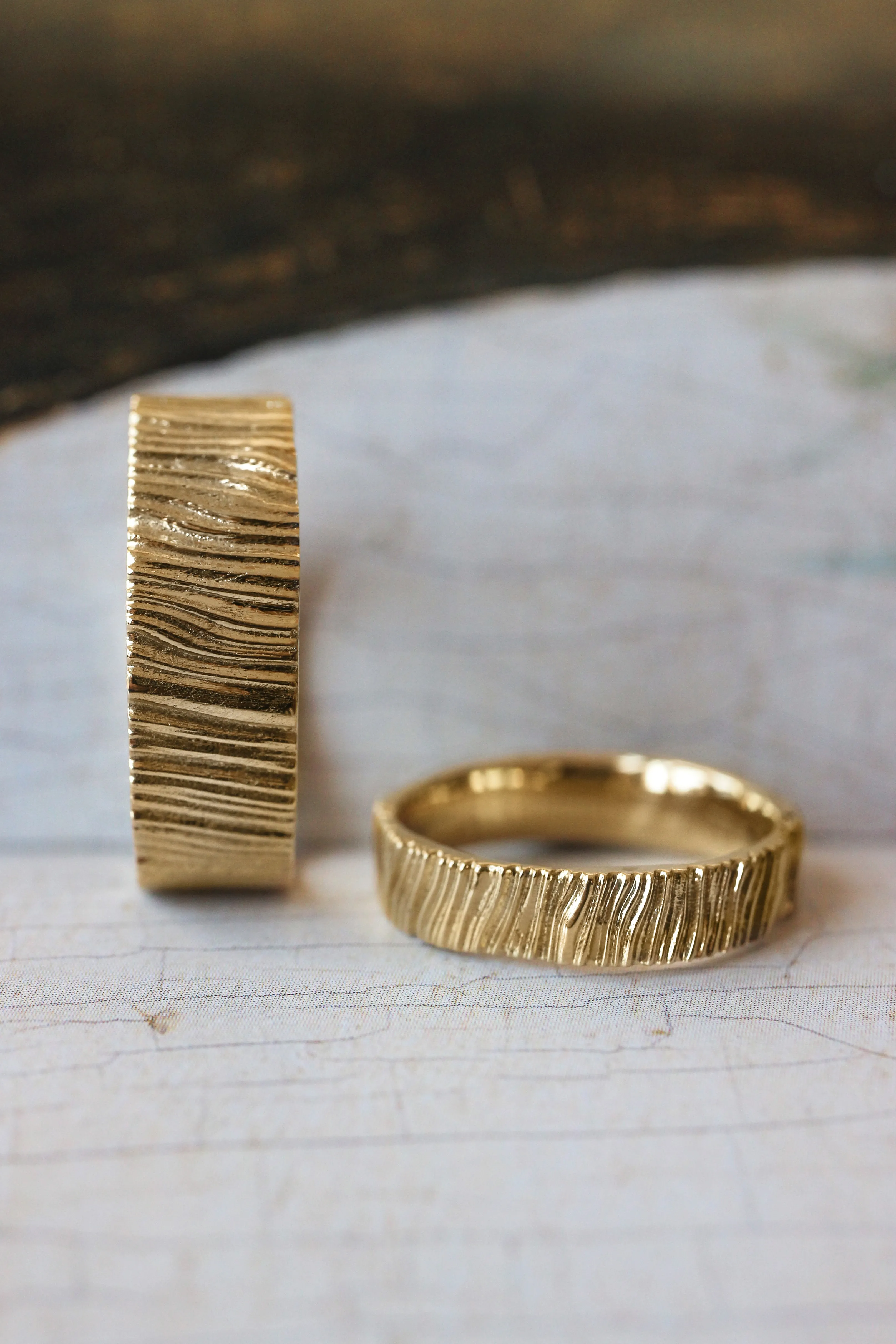 Wood textured ring, 7 mm wedding band for man